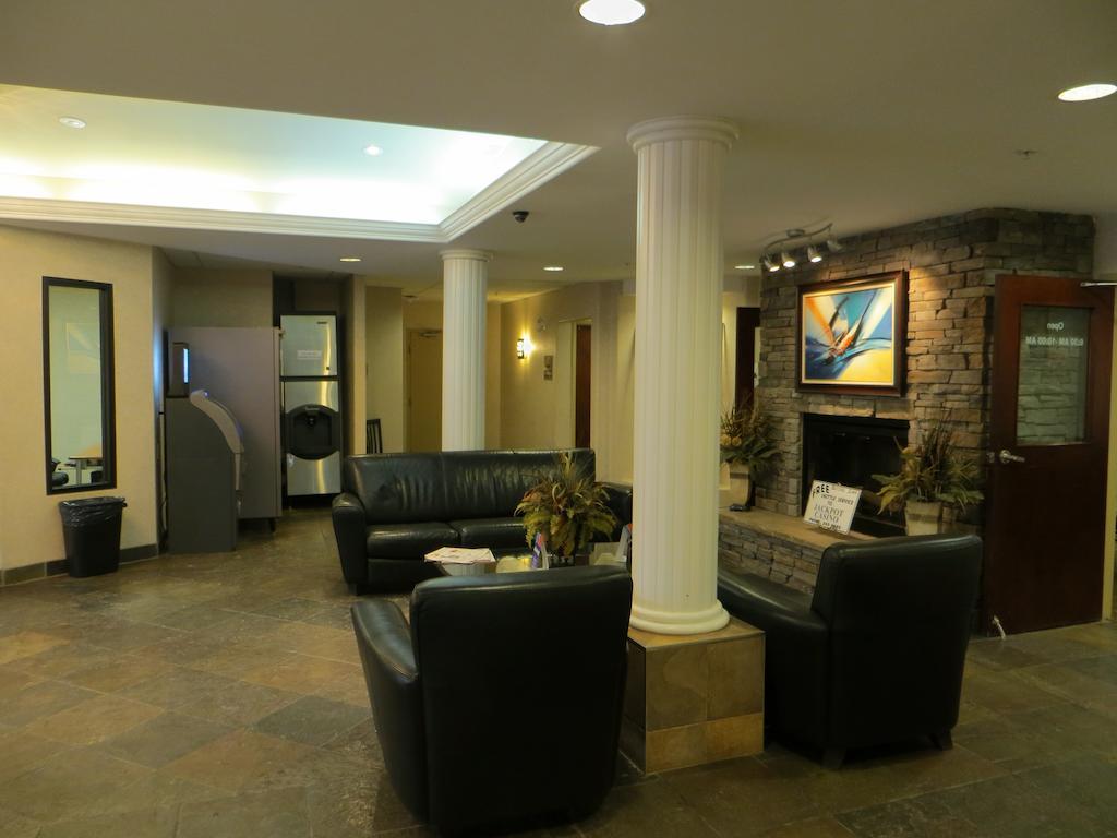 Super 8 By Wyndham Red Deer City Centre Exterior foto